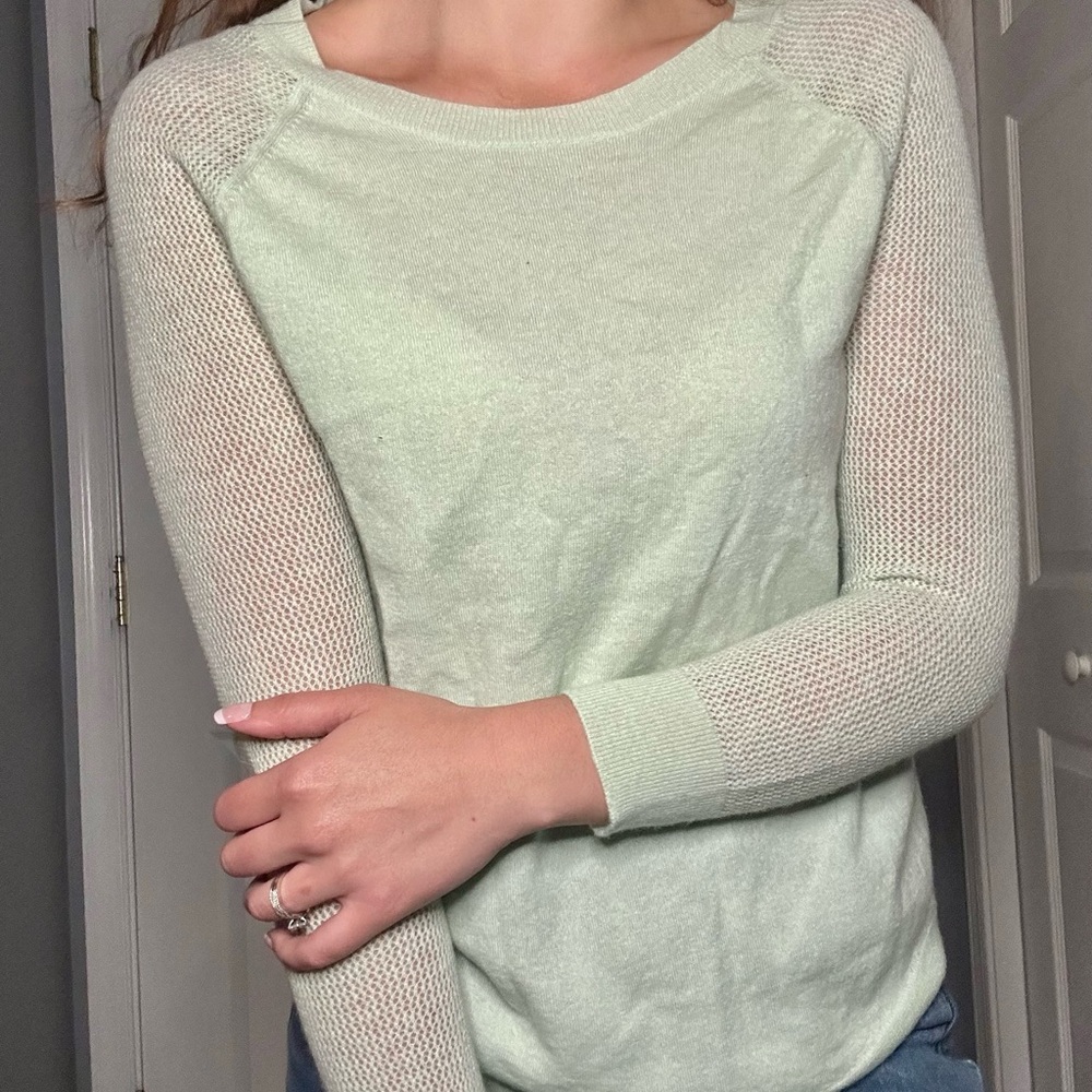 J. Crew Green Crew Neck Sweater Soft Knit Lightweight